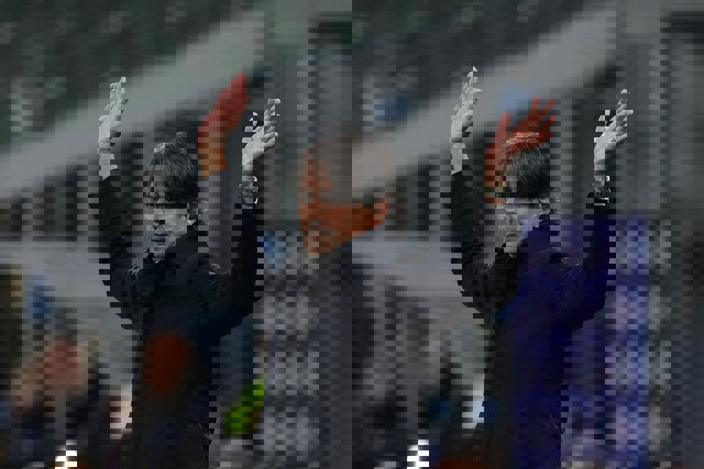 1852825