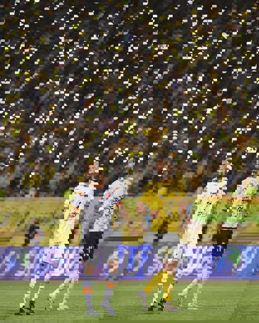 1853000