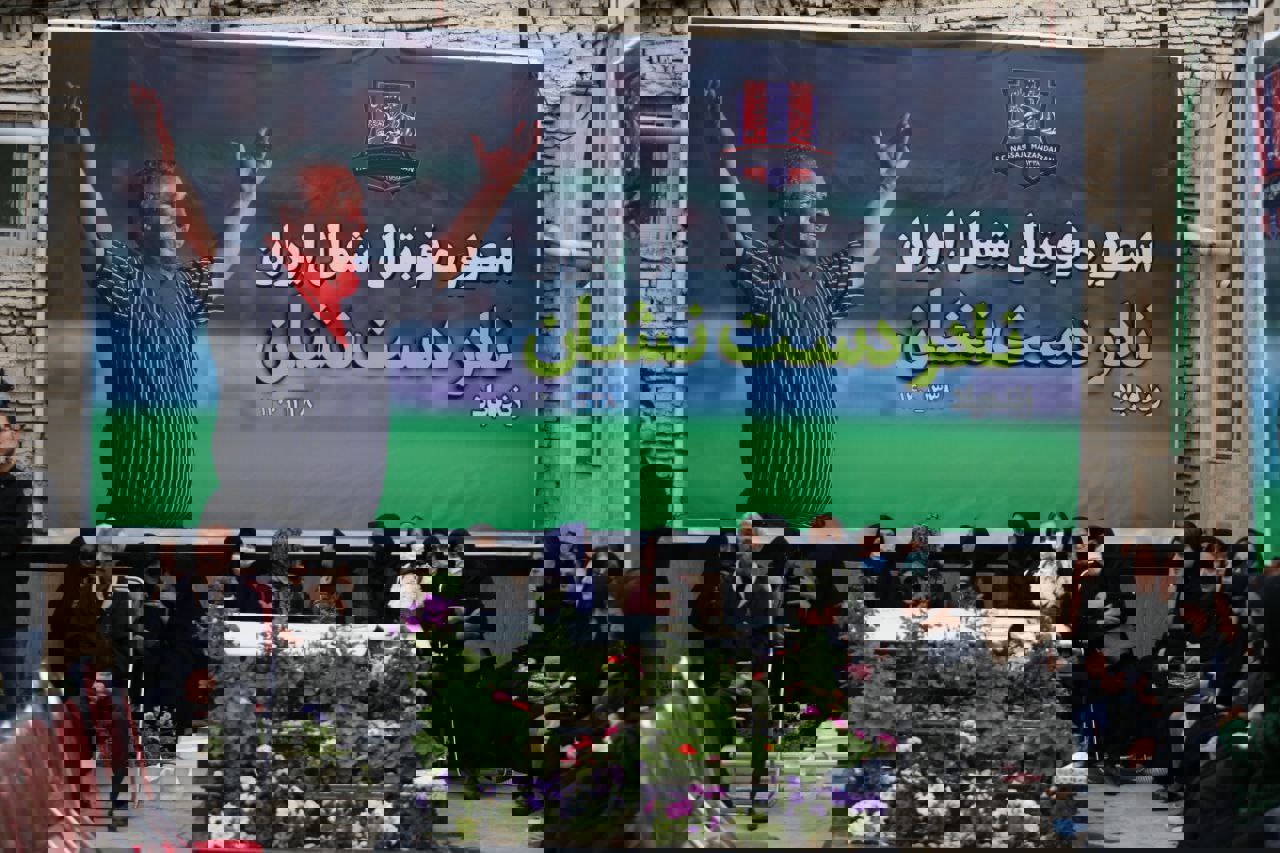 1853152
