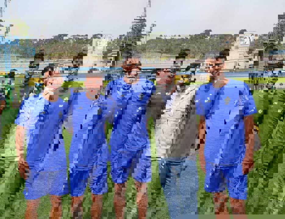 1853081