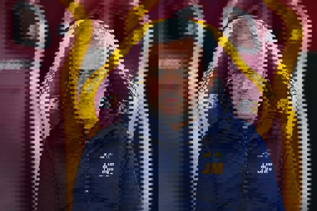 1853271
