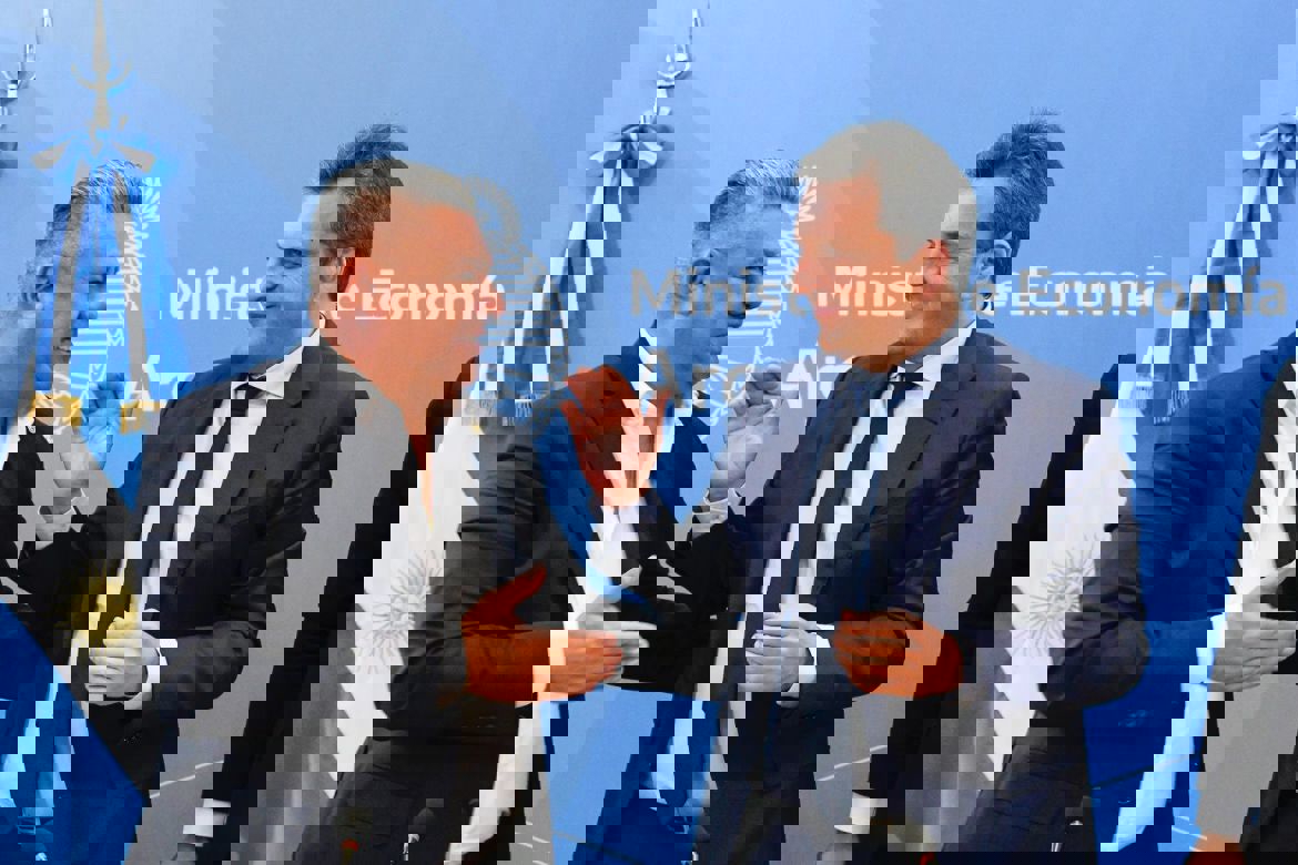 1853569