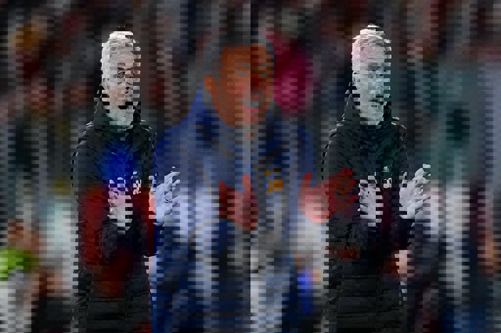1853270