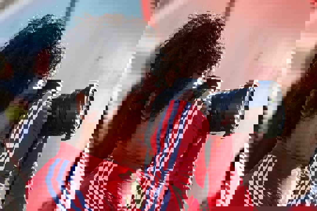 1853374