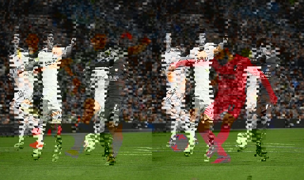 1853592