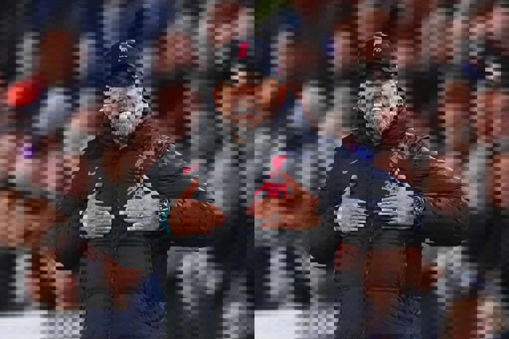 1853618
