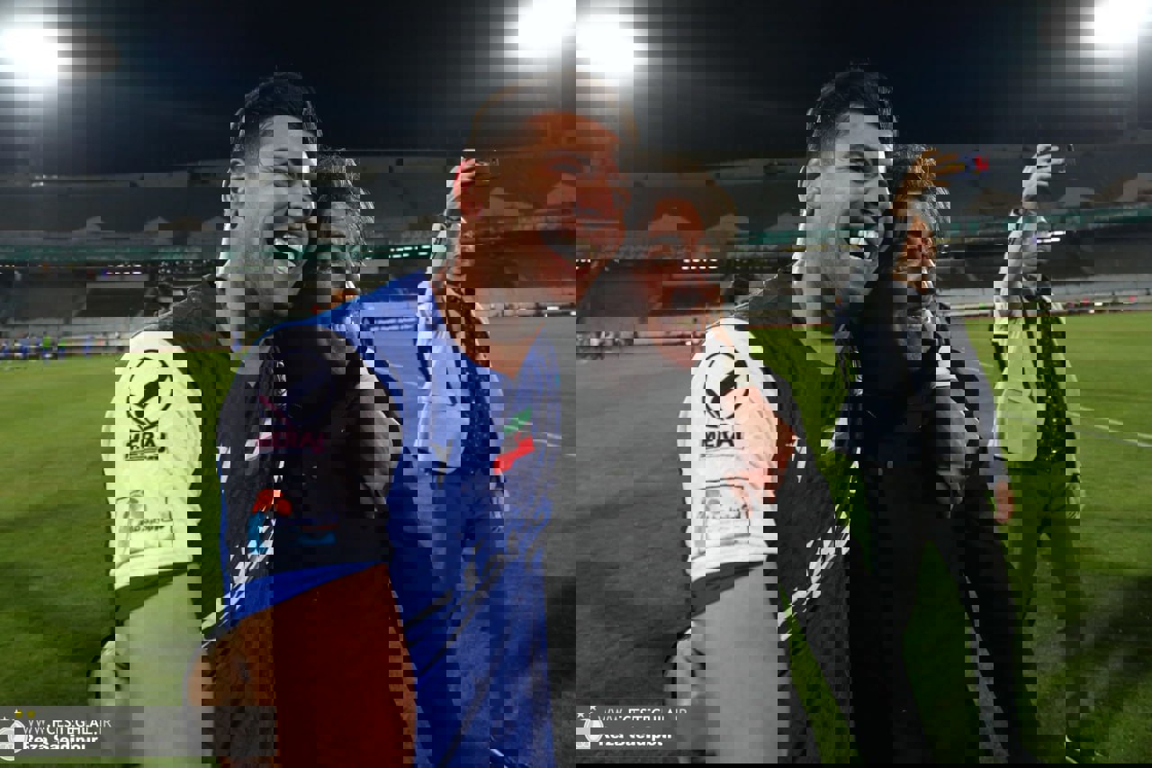 1853603