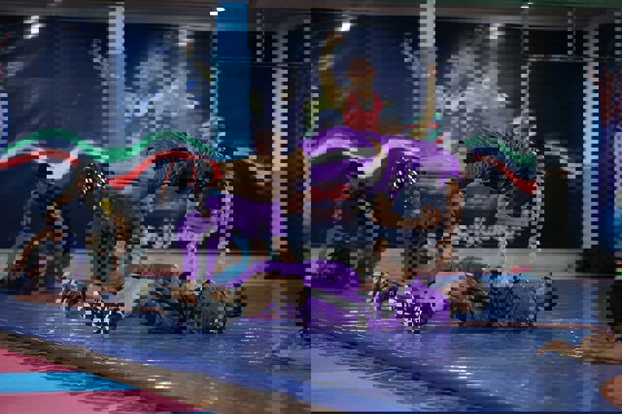 1853810