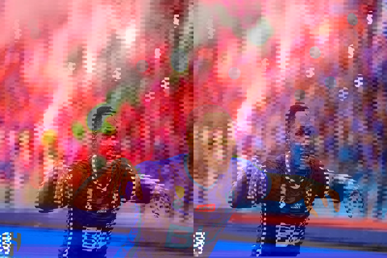 1853947