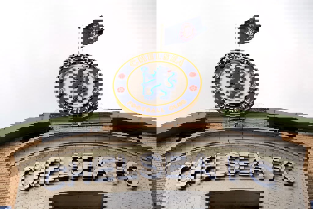 1853907