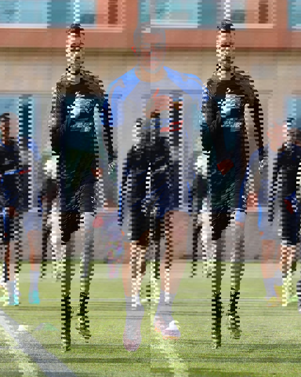 1853987