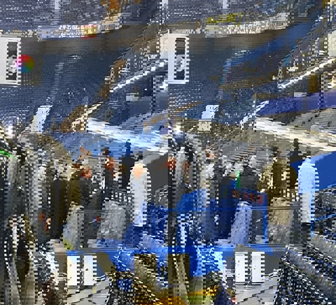 1854043