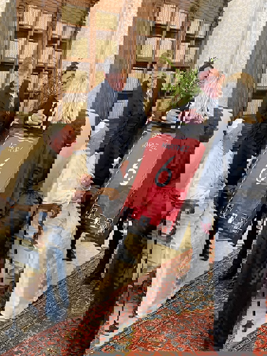 1854583