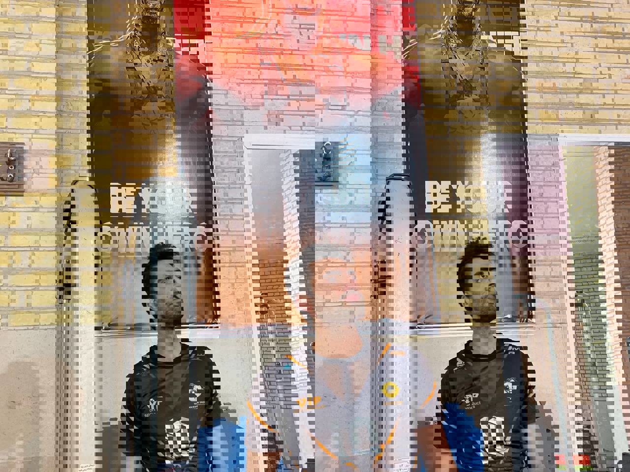 1854593