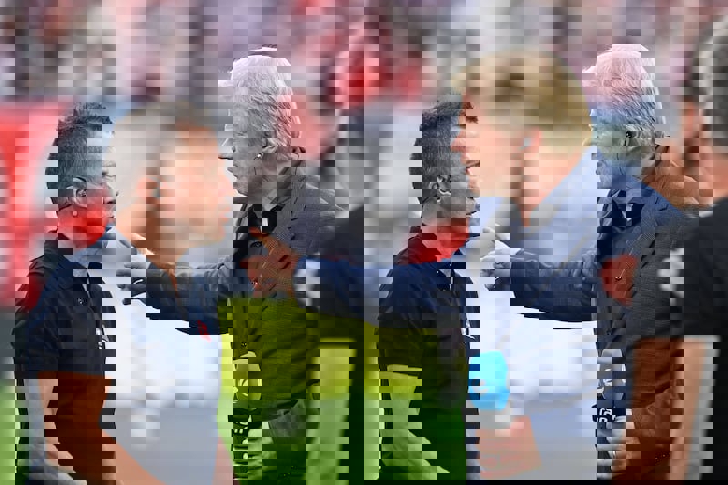 1854885