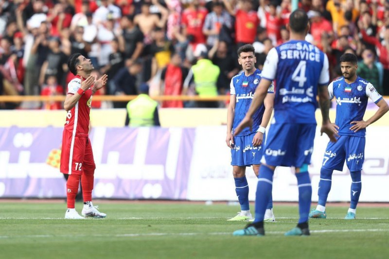پرسپولیس جام می‌گیرد؟ استقلال کنار کشید؟/ نظرسنجی: قهرمان لیگ برتر را حدس بزنید!