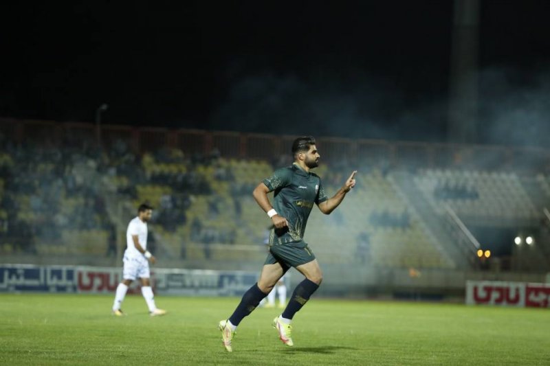 مهره صعود به لیگ برتر با ۲۱ گل(عکس)