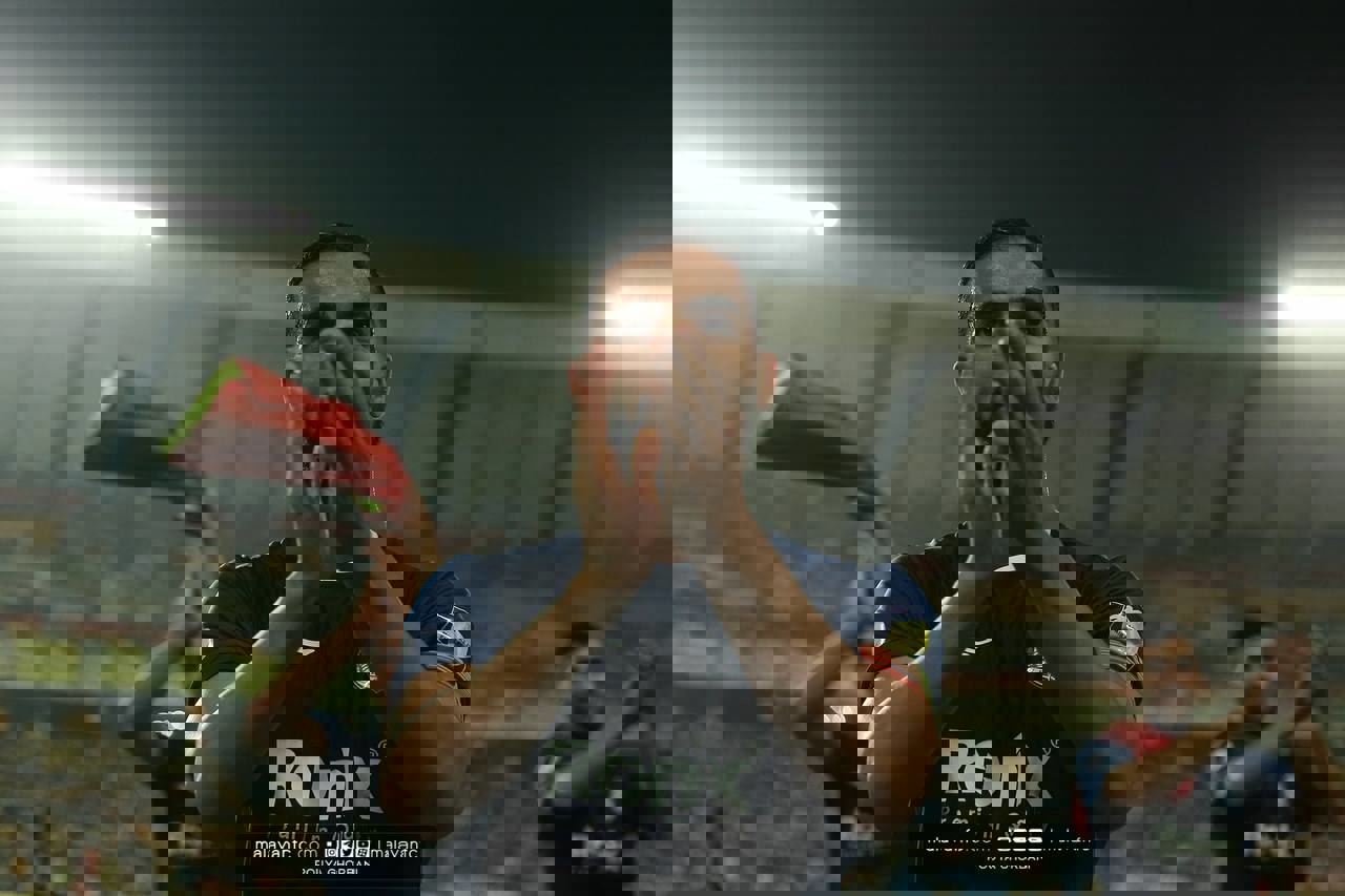 1856928