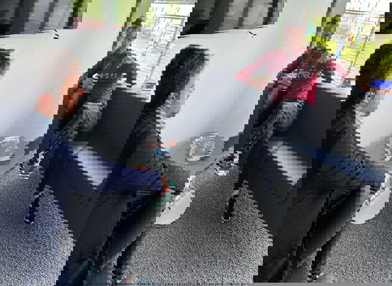 1868006