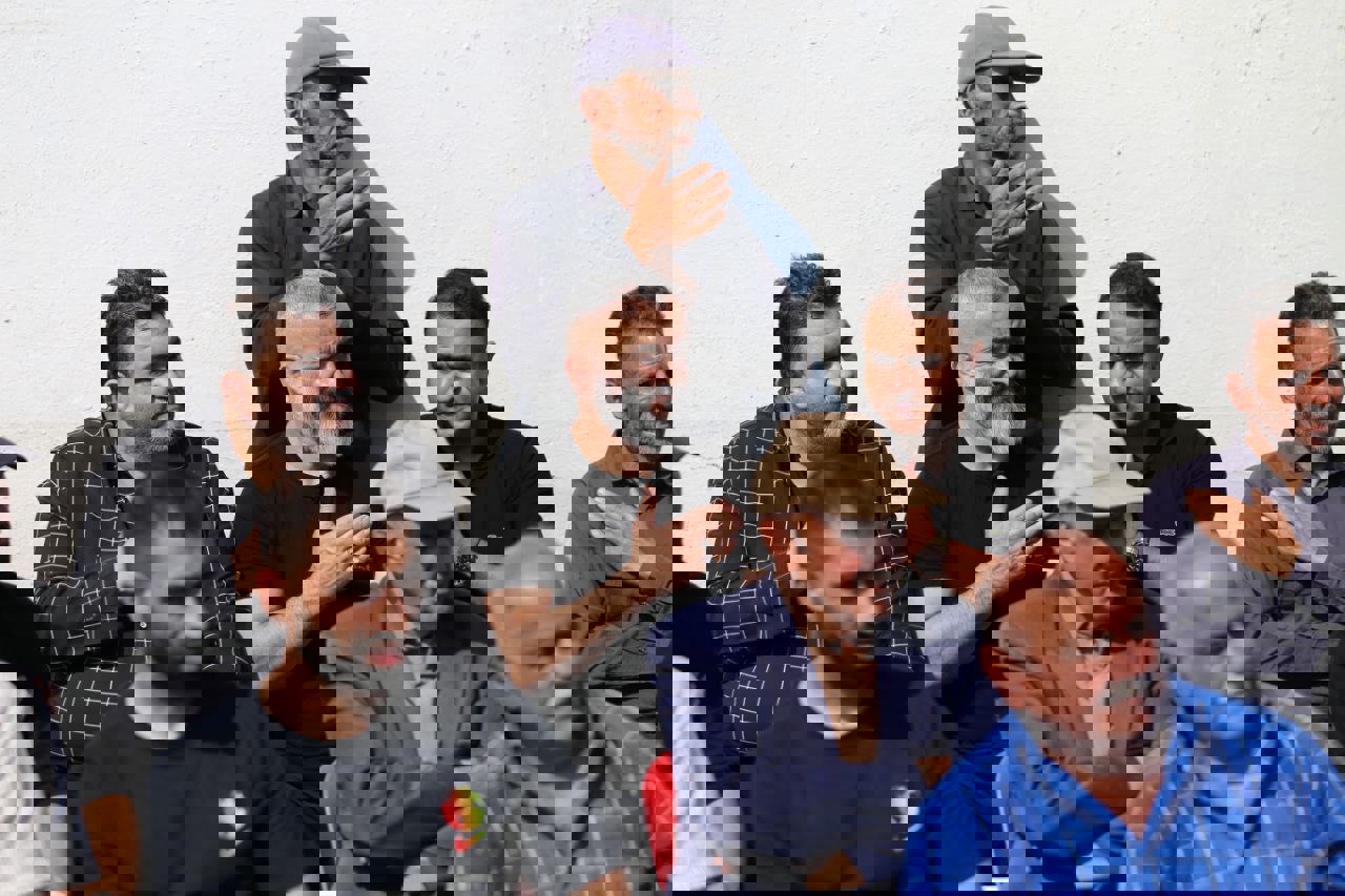 1868158
