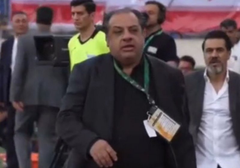 اخراج یک استقلالی و یک پرسپولیسی توسط سهیل مهدی!