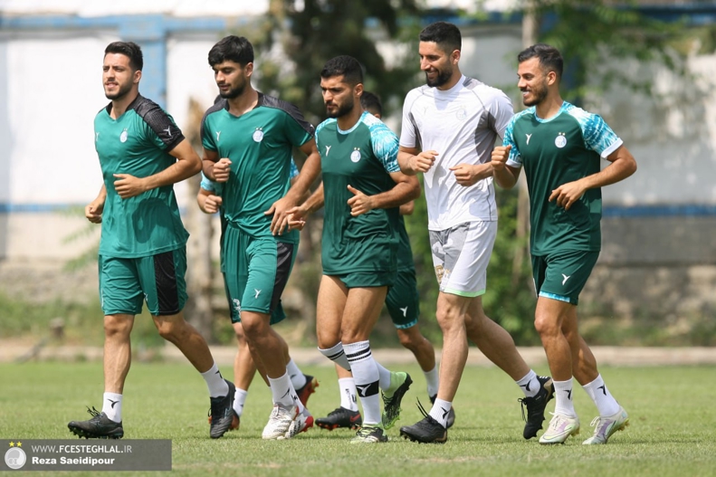 اینجا استقلال، کسی اعتصاب نمی‌کند!