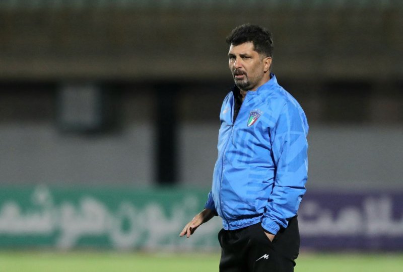 حسینی: نساجی با دوازده بازیکن به مصاف ما می‌آید!