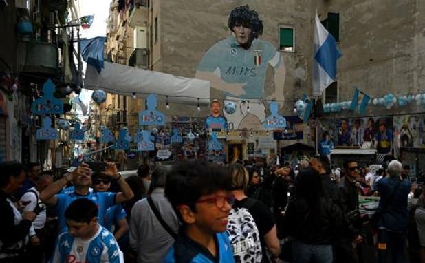 انفجار جشن قهرمانی، پاداش 33 سال انتظار / معجزه اسکودتوی سوم ناپولی، مارادونا زنده شد! 6