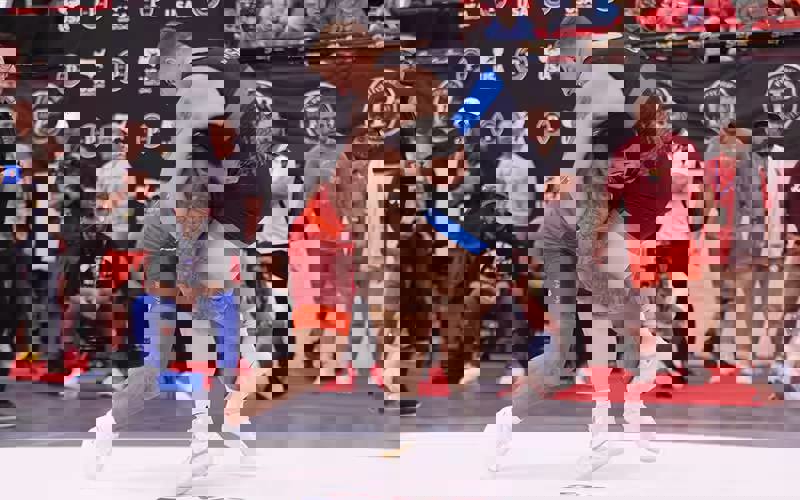 1869011