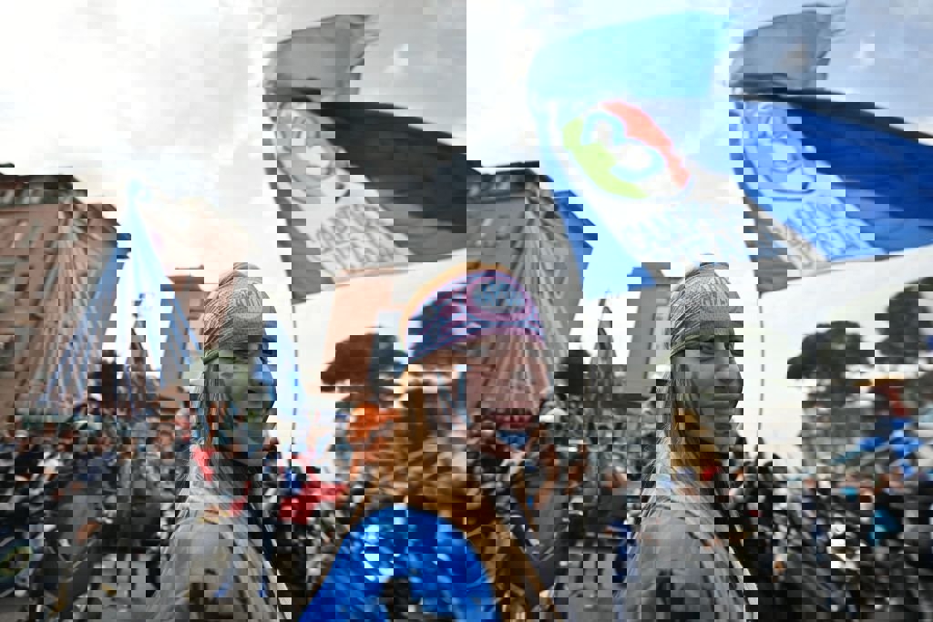 1869063
