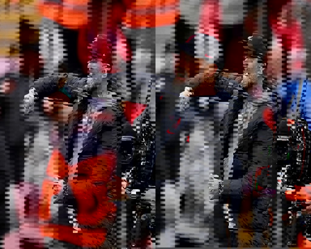 1869391