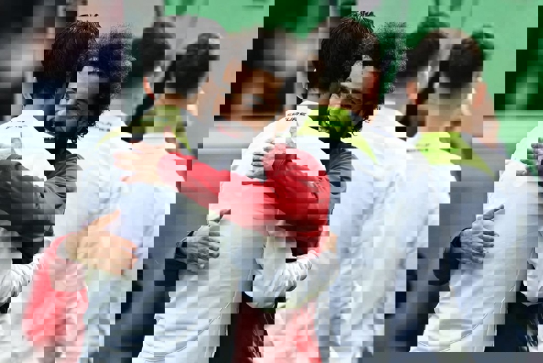 1869246
