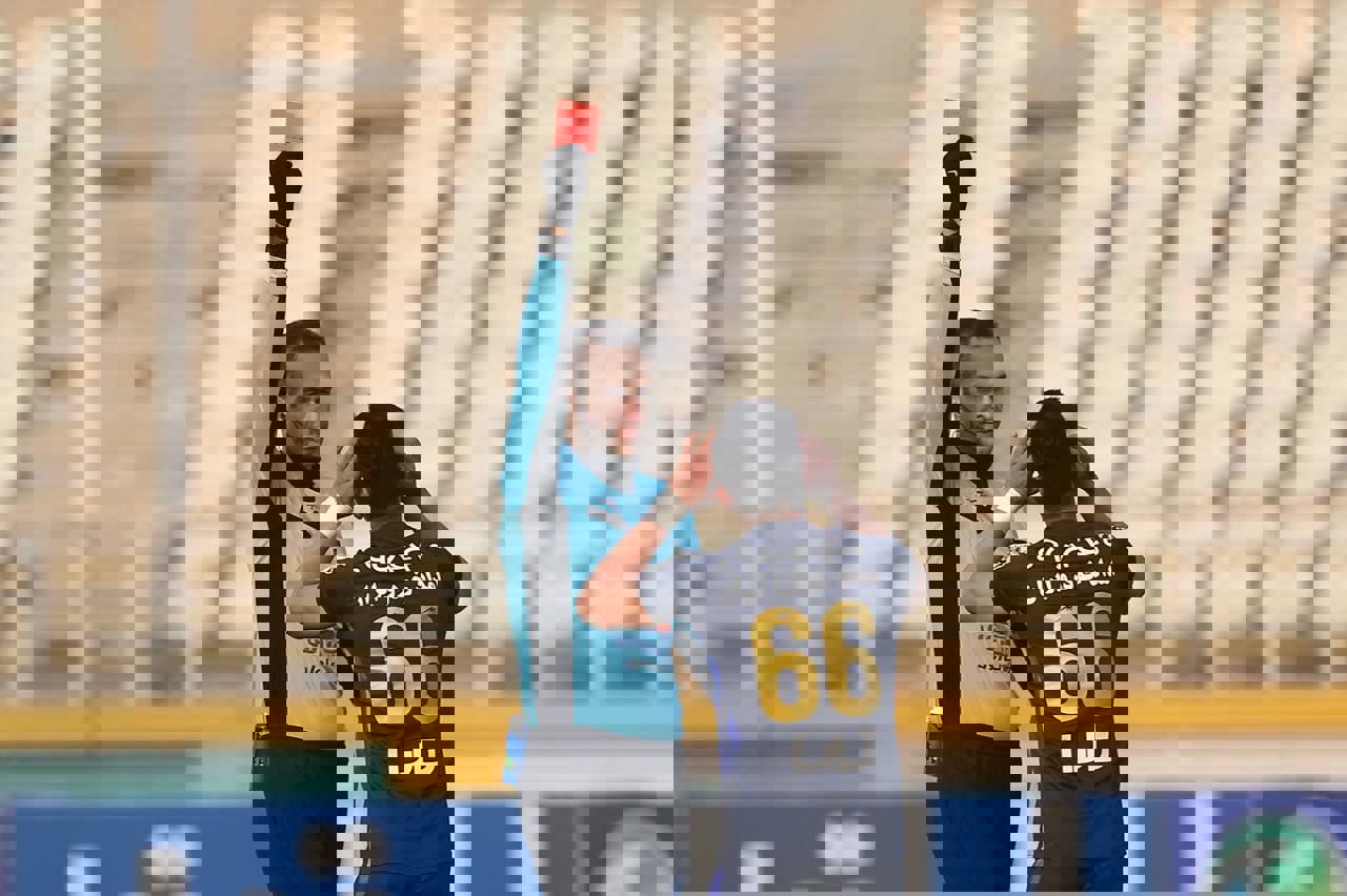 1869508