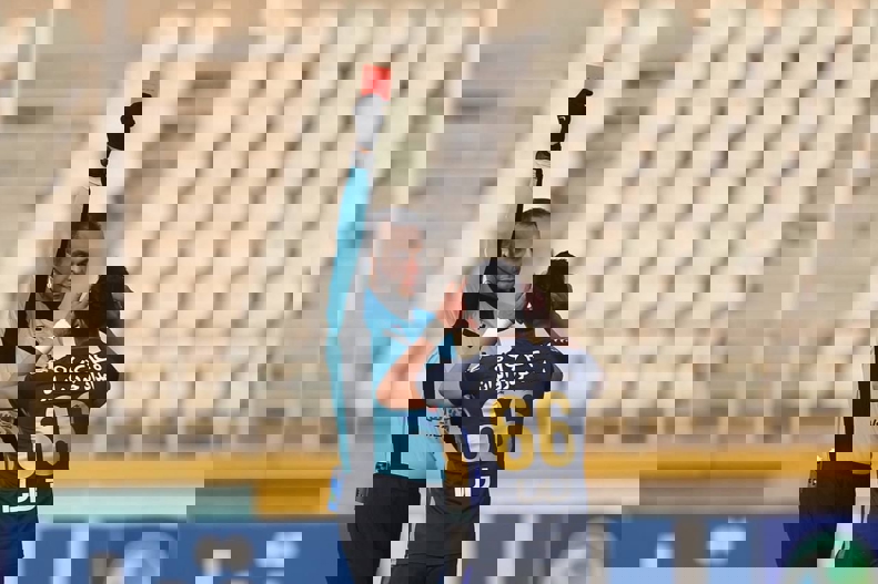1869508