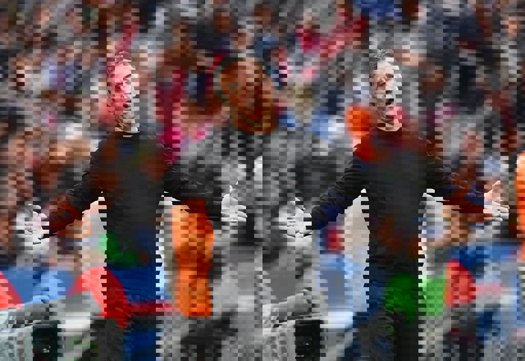 1869517