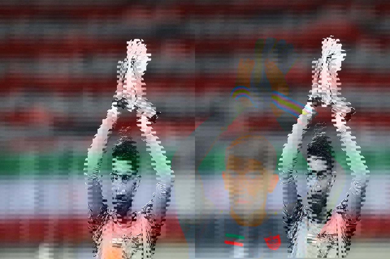 1869556