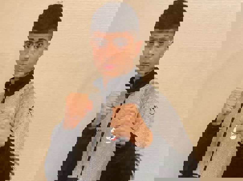 1869956
