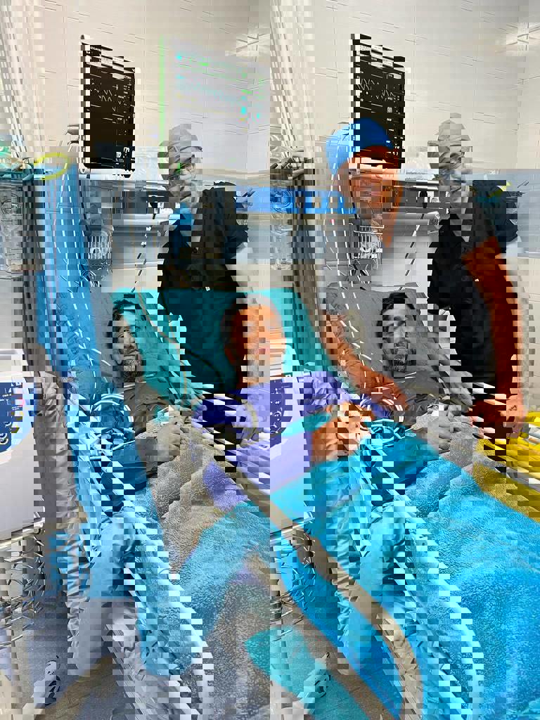 1869976