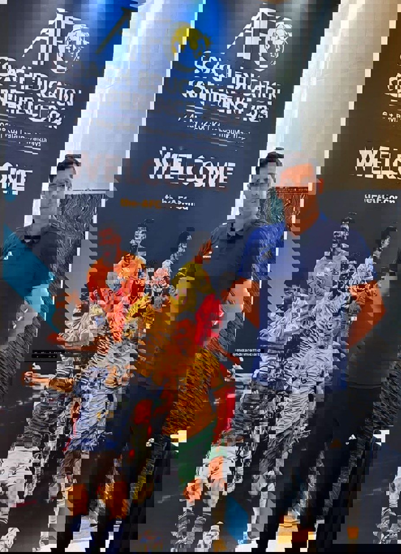 1870175