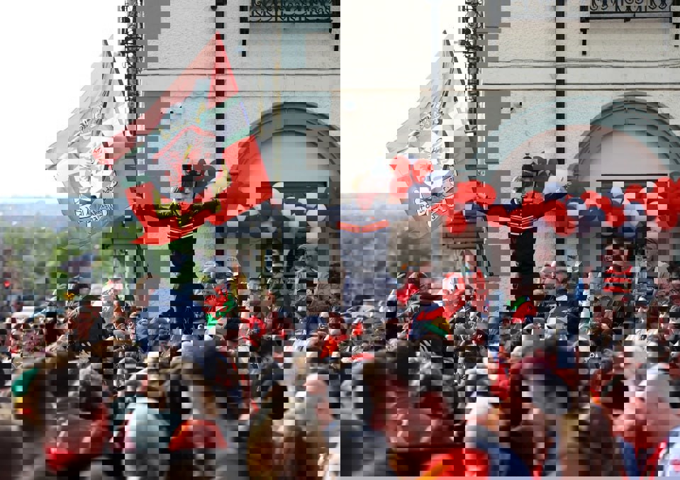 1870371