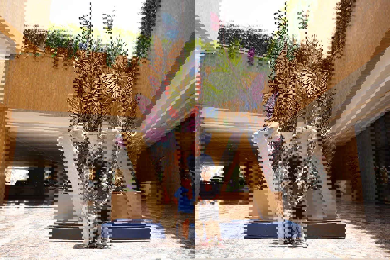 1870380