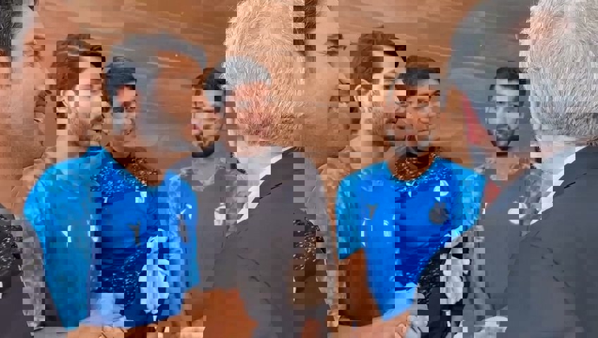 1870442