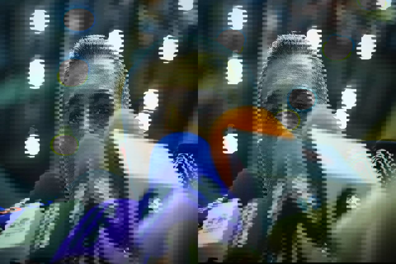 1870546