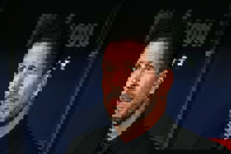 1870760