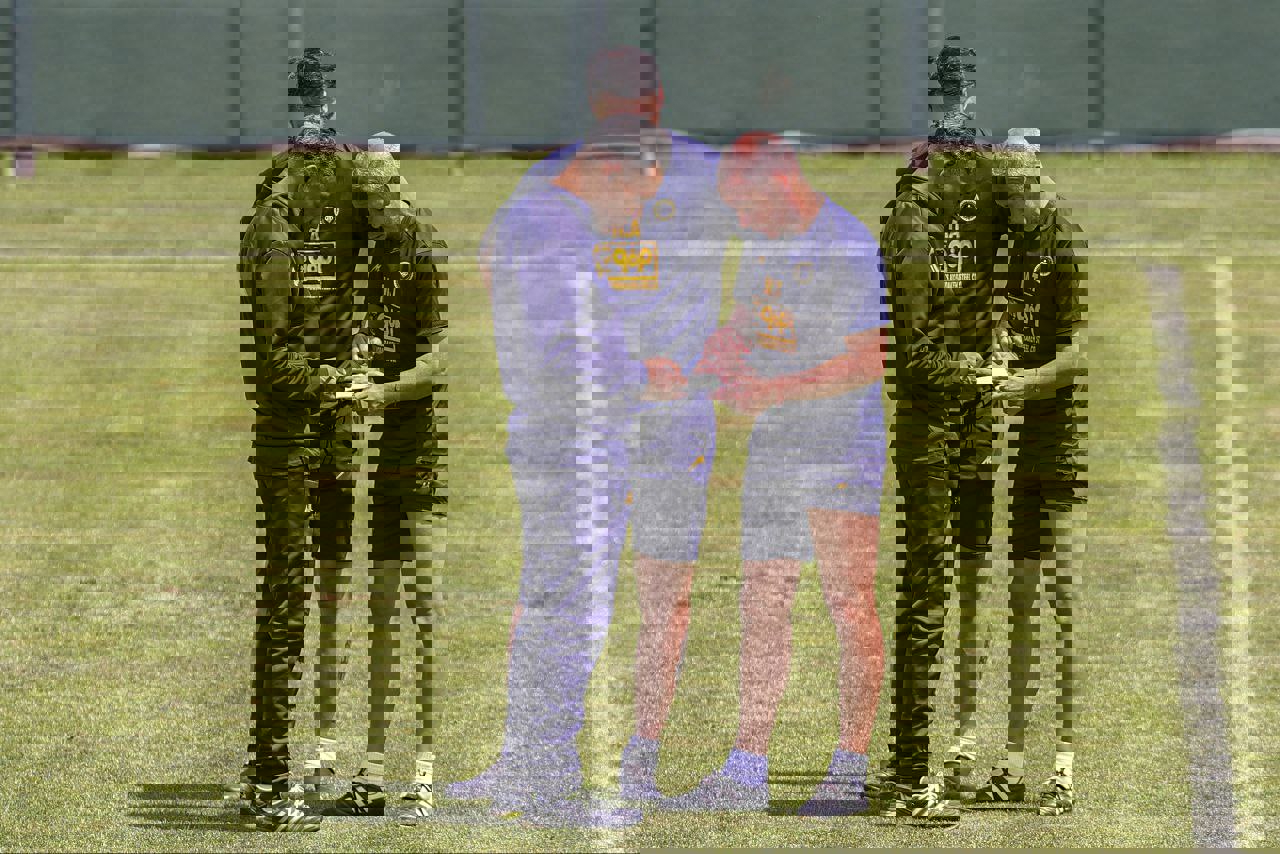 1870769