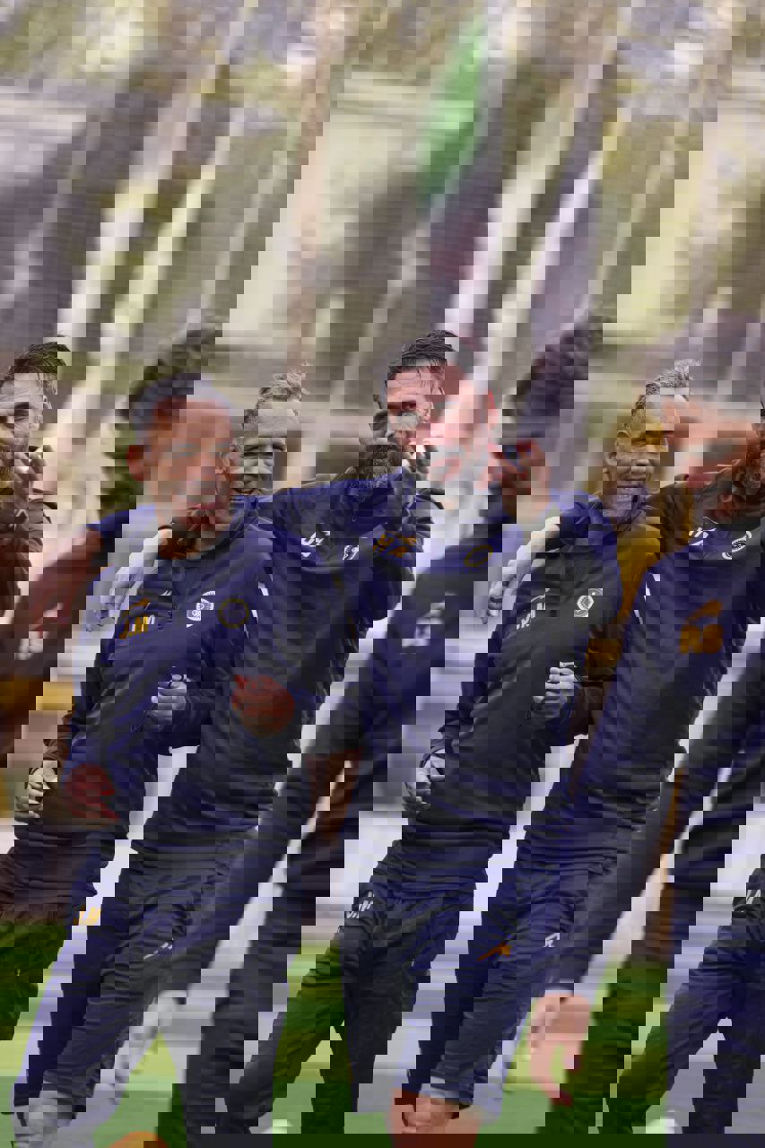 1870772