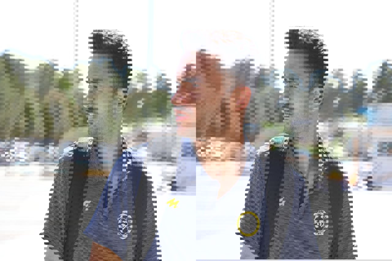 1870896