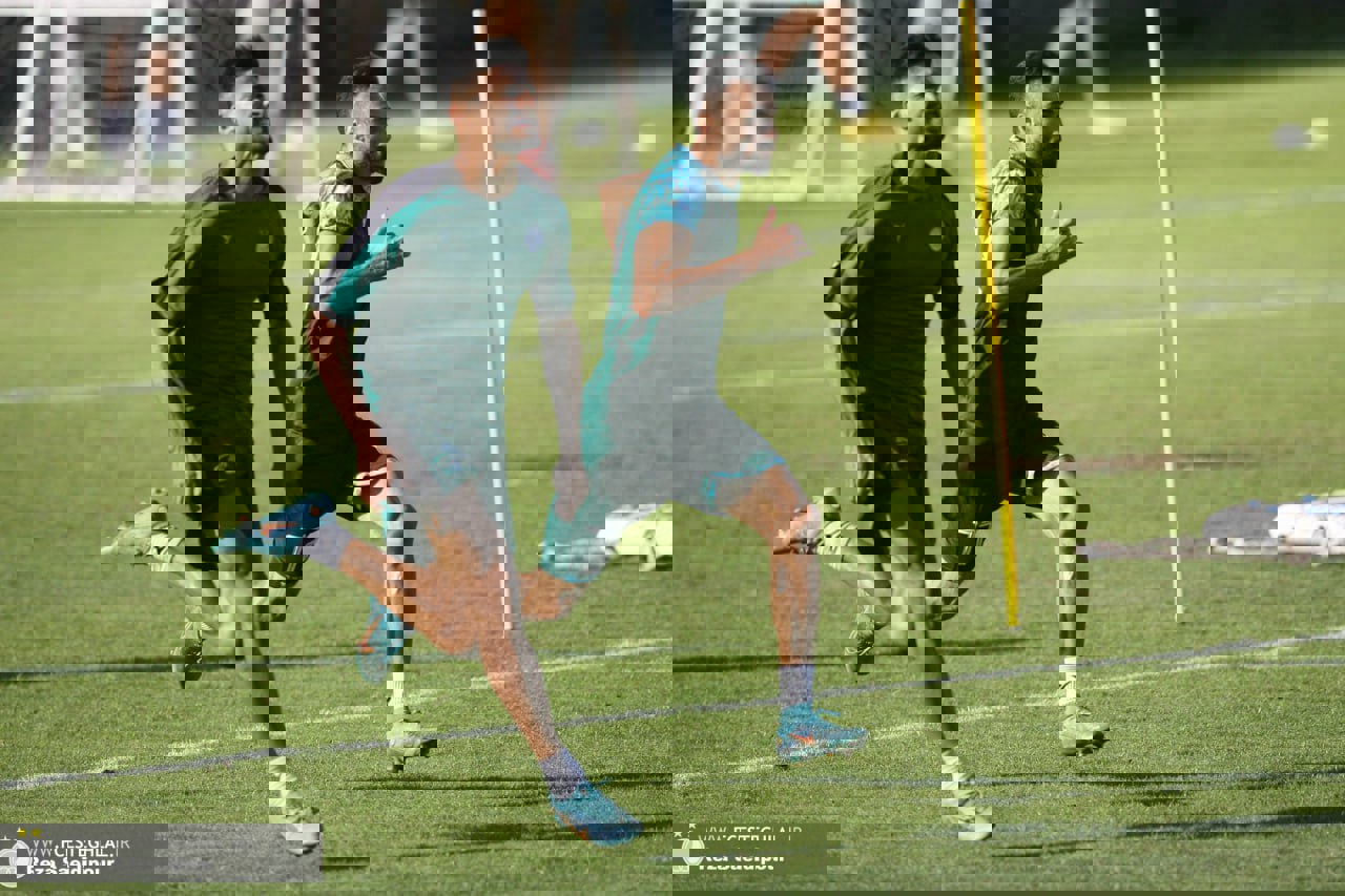 1870866