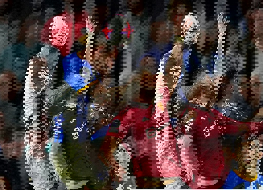 1871140