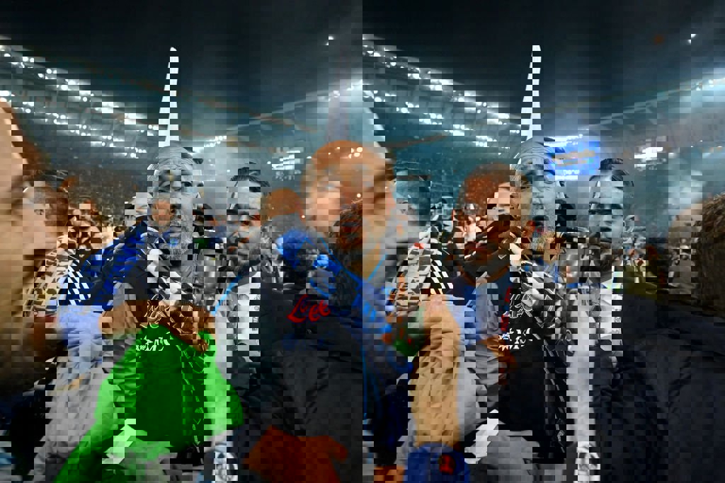 1871110
